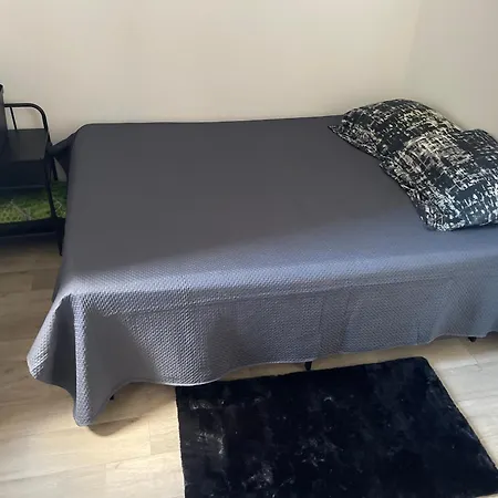 Apartment Sweet & Full